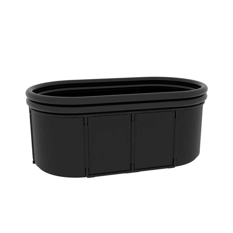 استخر بزرگ حمام سرد برای بازیابی عضلات