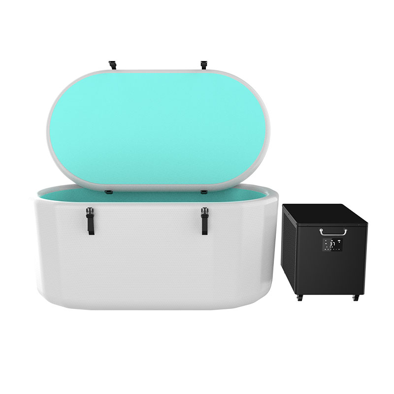 استخر بزرگ حمام یخ برای درمان سرماخوردگی